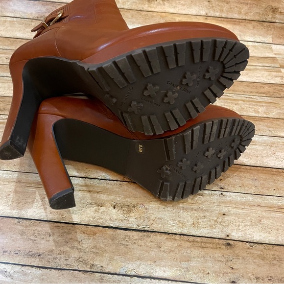 Gianni Bini Women's Side Zip Brown Boot Heels - Size 9.5 - Picture 5 of 6